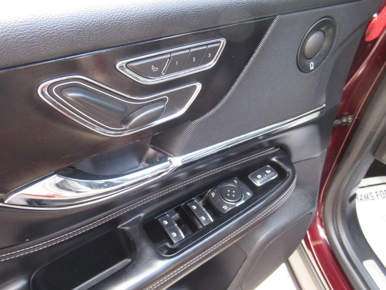 Used 2020 Lincoln Corsair Reserve w/ Elements Package image 19