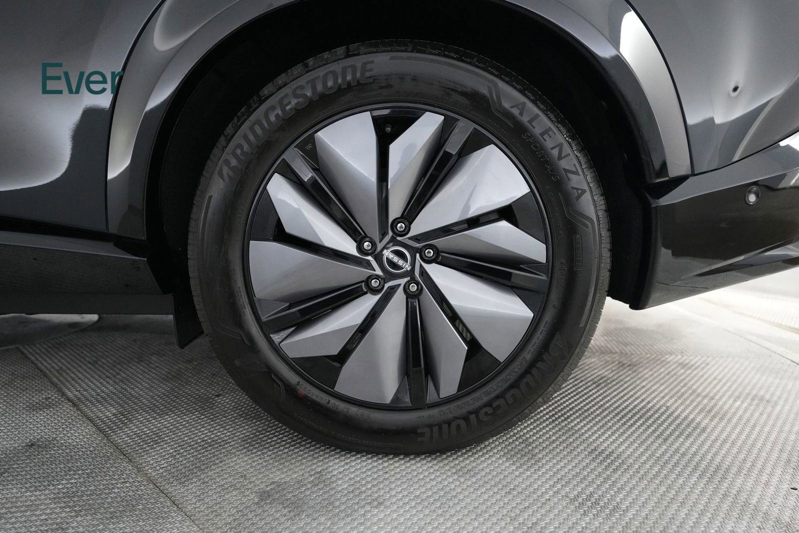 Used 2024 Nissan Ariya AWD image 9