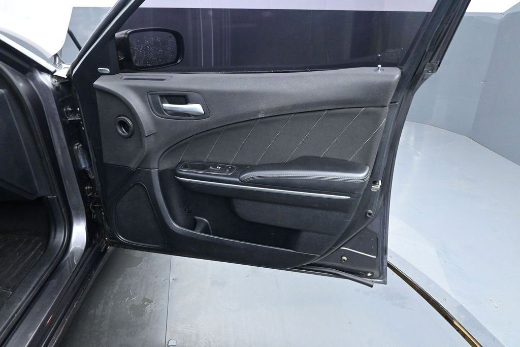 Used 2017 Dodge Charger SXT AWD/4WD image 20