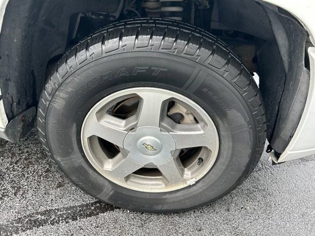 Used 2004 Chevrolet TrailBlazer LS w/ LS Preferred Equipment Group AWD/4WD image 37