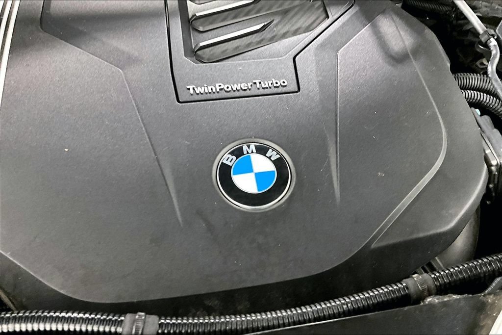 Used 2022 BMW X7 xDrive40i w/ M Sport Package AWD/4WD image 35