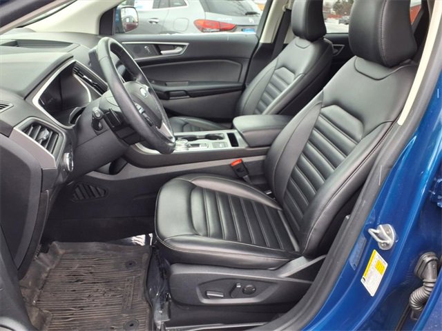 Used 2021 Ford Edge SEL w/ Convenience Package image 4