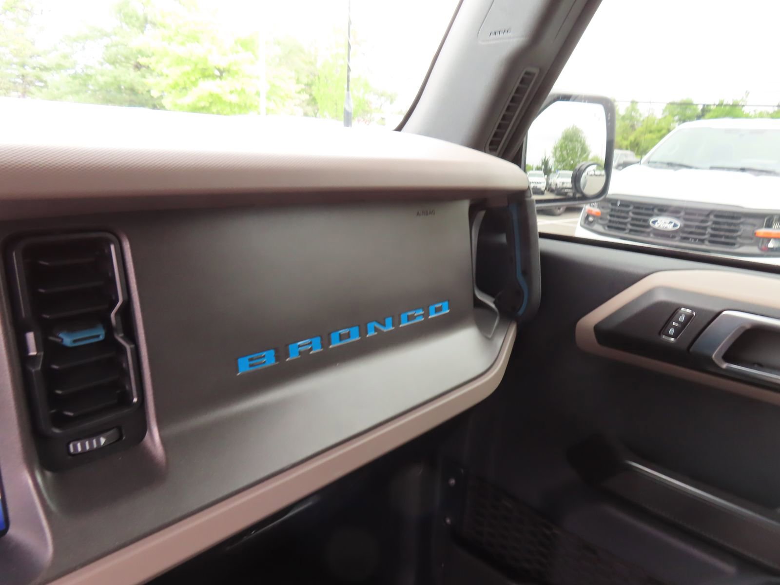 Used 2024 Ford Bronco Wildtrak AWD/4WD image 24