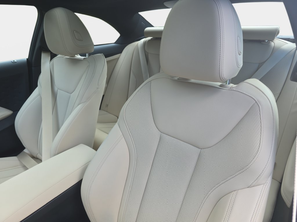 Certified 2024 BMW 230i Coupe w/ Convenience Package RWD image 16