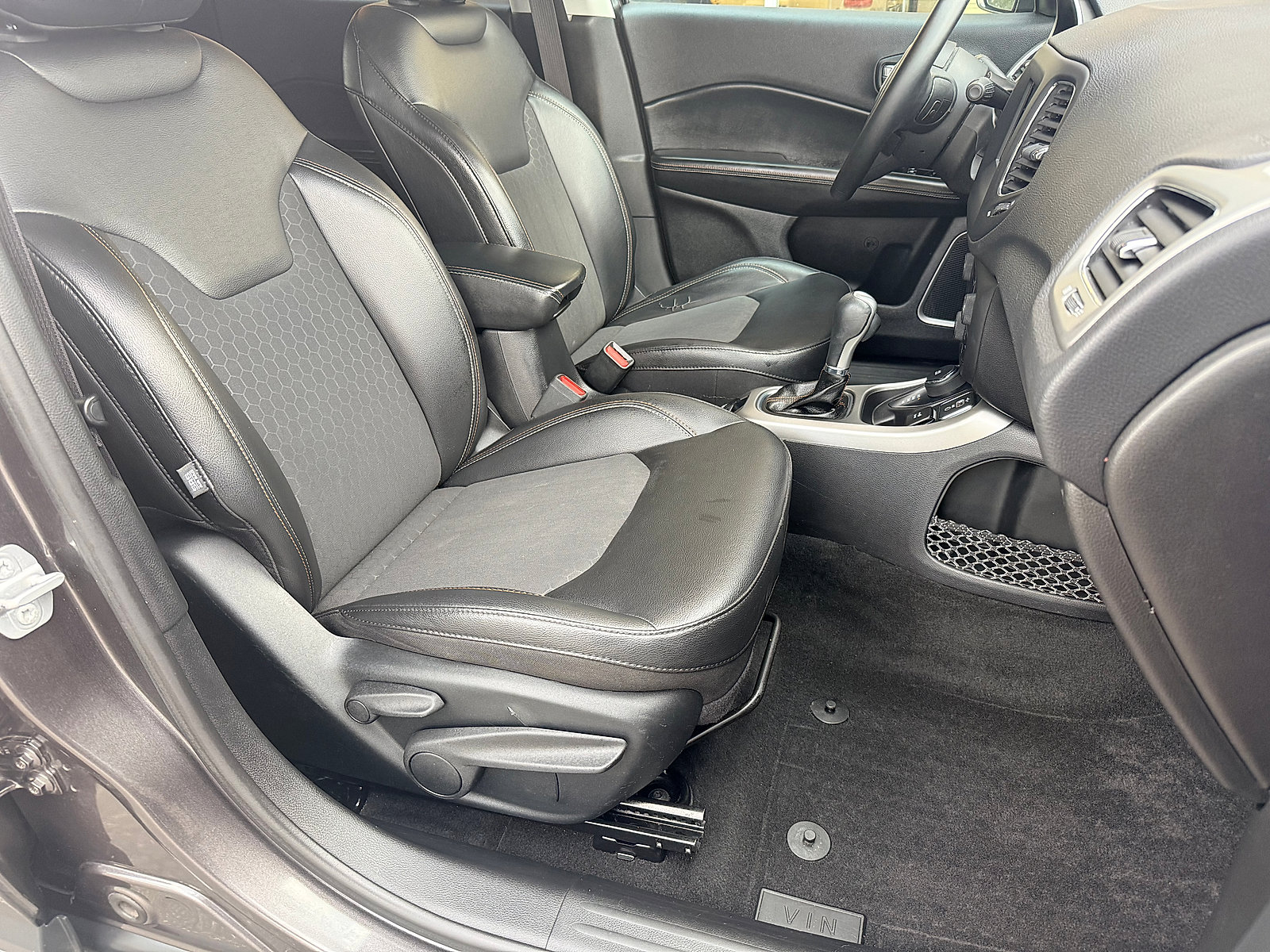 Used 2019 Jeep Compass Latitude w/ Cold Weather Group AWD/4WD image 31