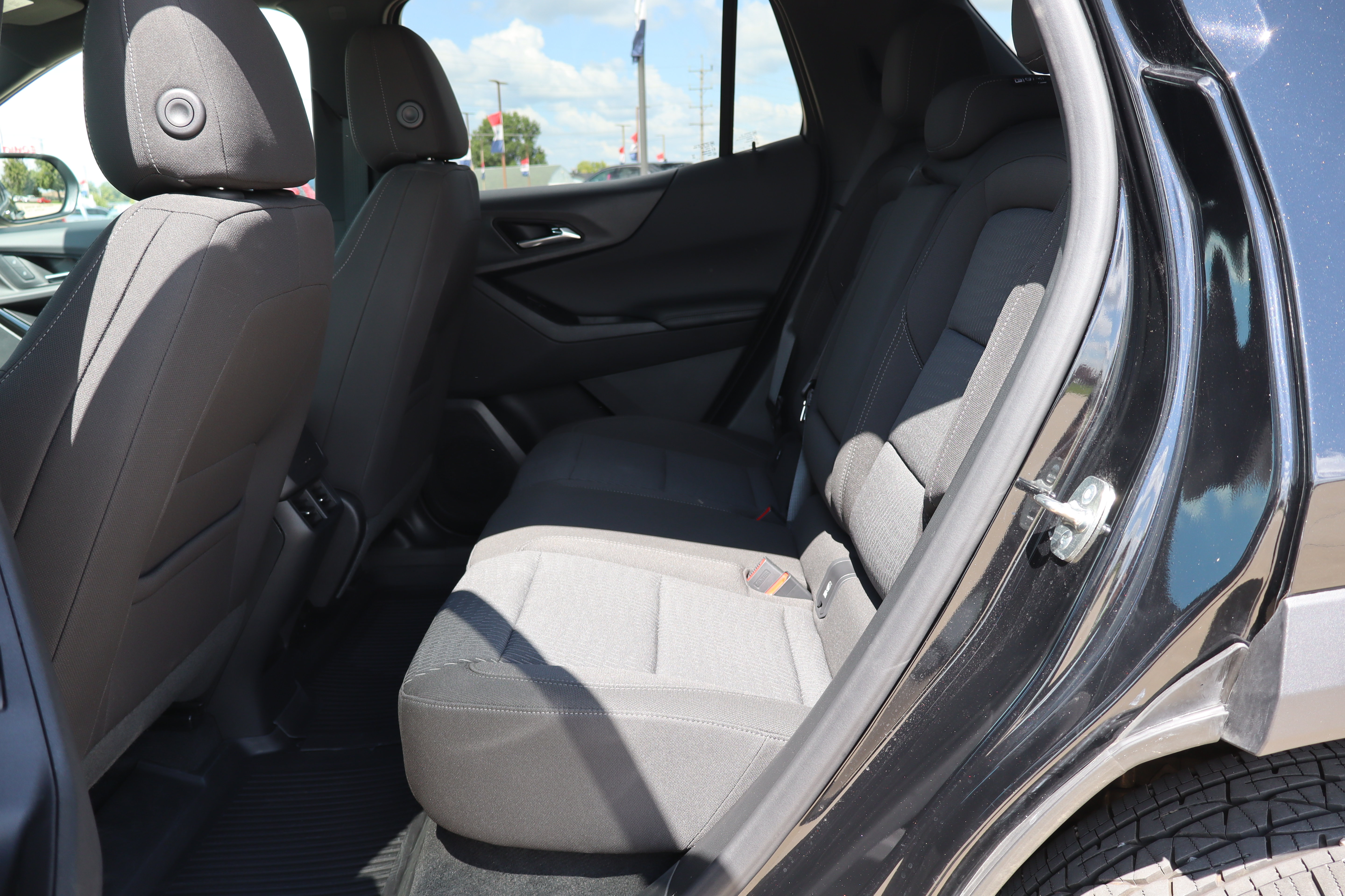 Used 2026 Chevrolet Equinox LT w/ LPO, Floor Liner Package FWD image 10