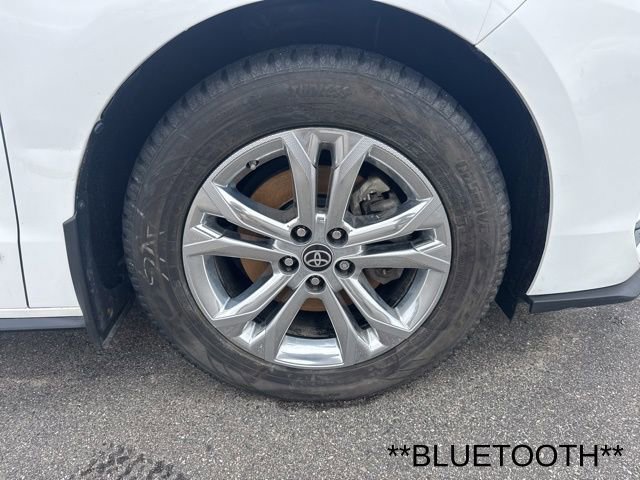 Used 2021 Toyota Sienna Limited image 9
