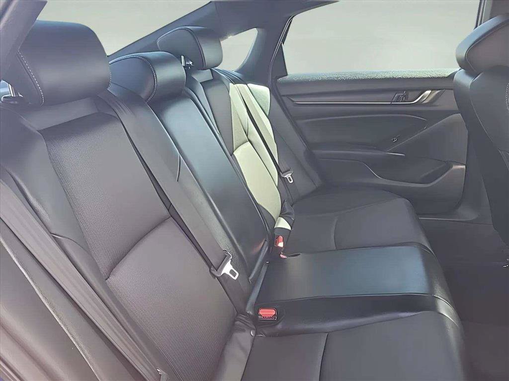 Used 2018 Honda Accord Sport image 21