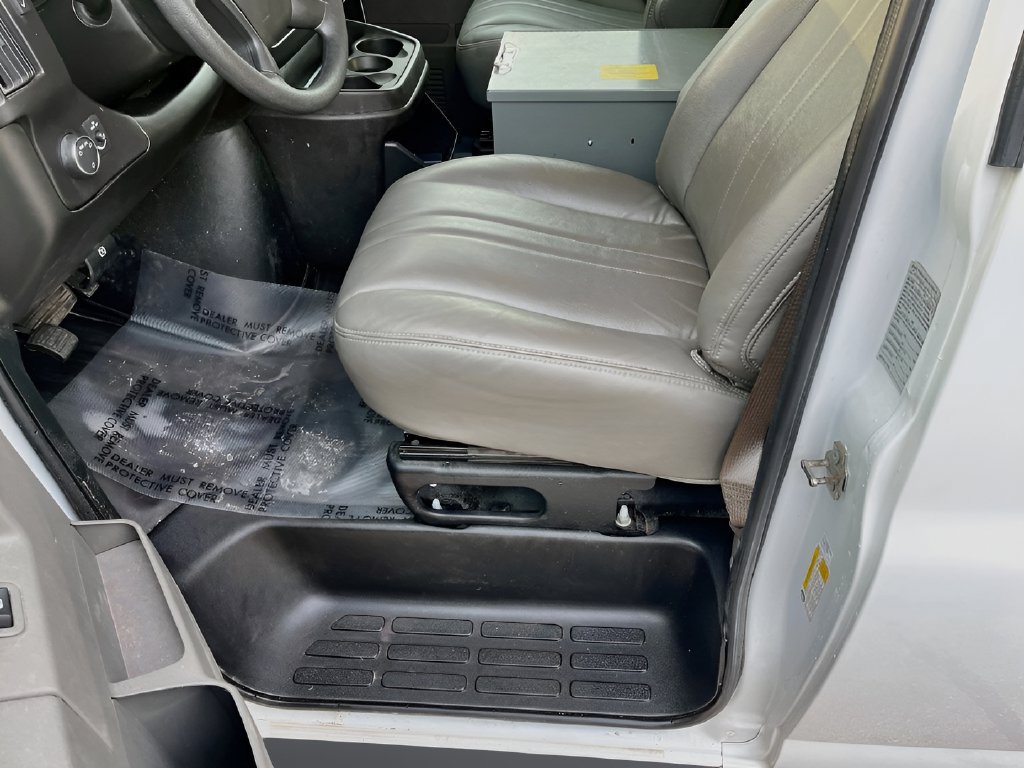 Used 2024 Chevrolet Express 2500 RWD image 18
