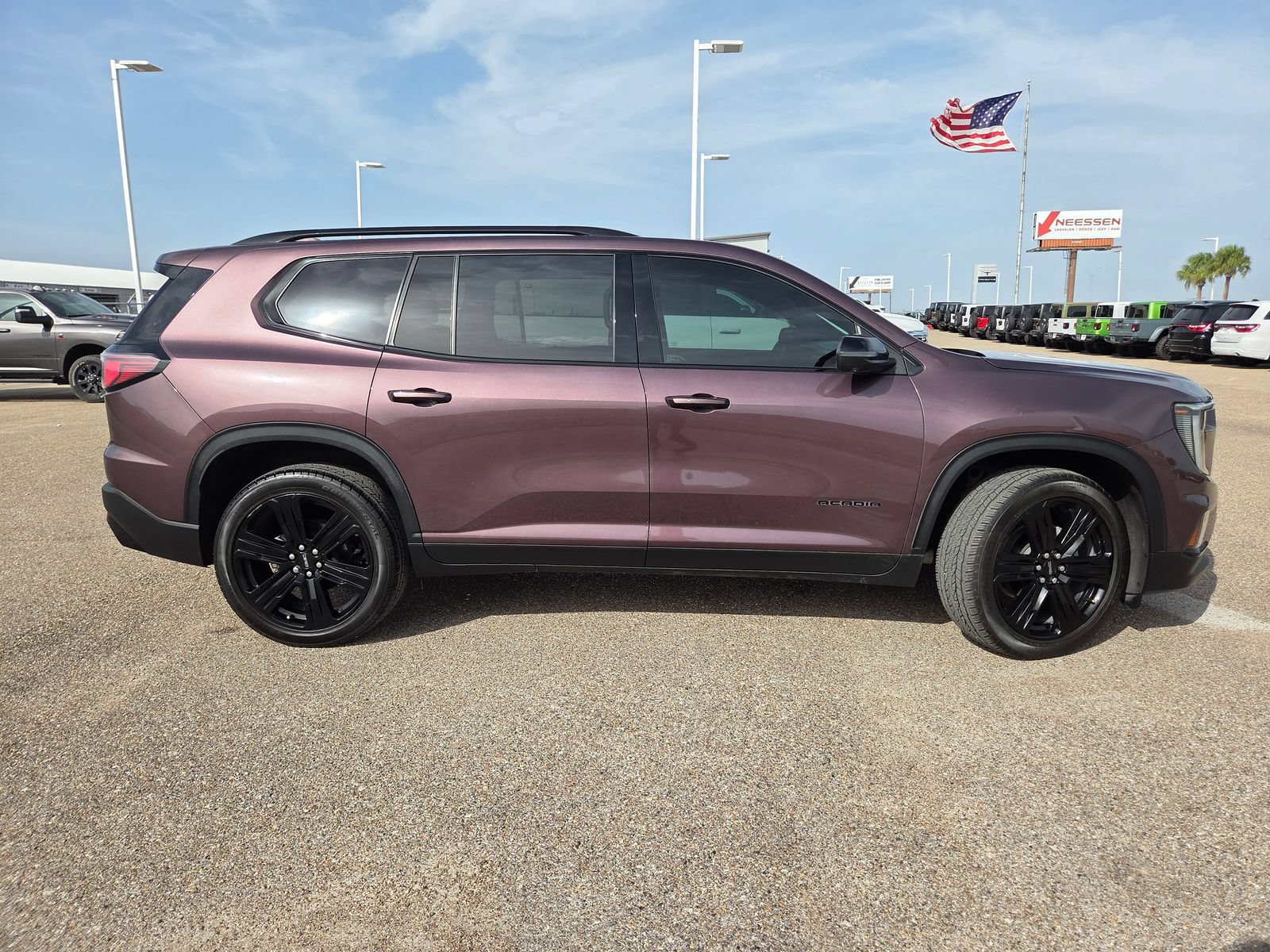 Used 2026 GMC Acadia Elevation w/ Black Edition FWD image 8