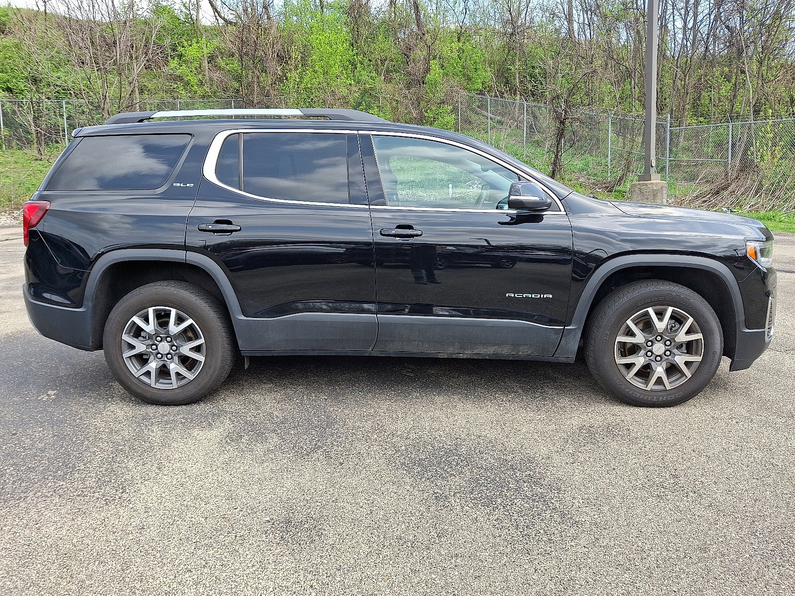 Used 2023 GMC Acadia SLE w/ Driver Convenience Package image 7