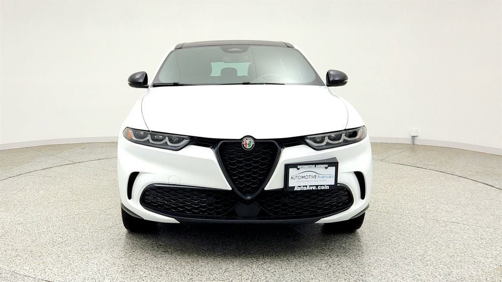 Used 2024 Alfa Romeo Tonale Veloce AWD/4WD image 3