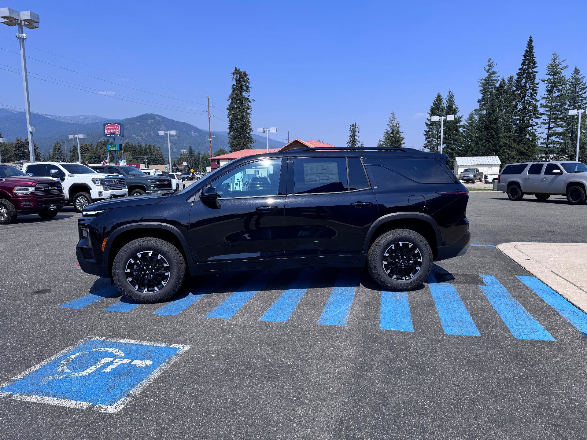 New 2026 Chevrolet Traverse Z71 w/ Enhanced Driving Package AWD/4WD image 4