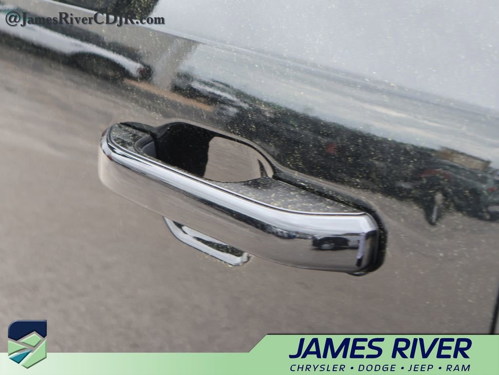 Used 2024 Jeep Grand Wagoneer L 4WD image 22