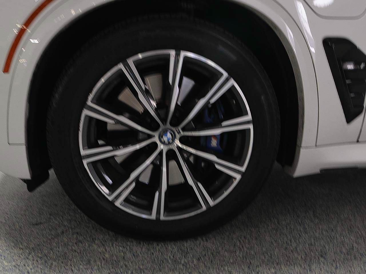 Used 2024 BMW X5 xDrive50e w/ Executive Package AWD/4WD image 5