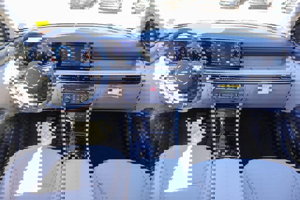 New 2026 Hyundai Tucson SE image 6