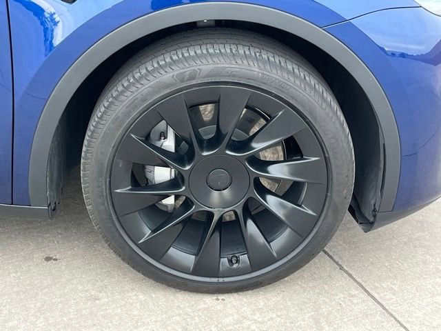 Used 2023 Tesla Model Y AWD image 6