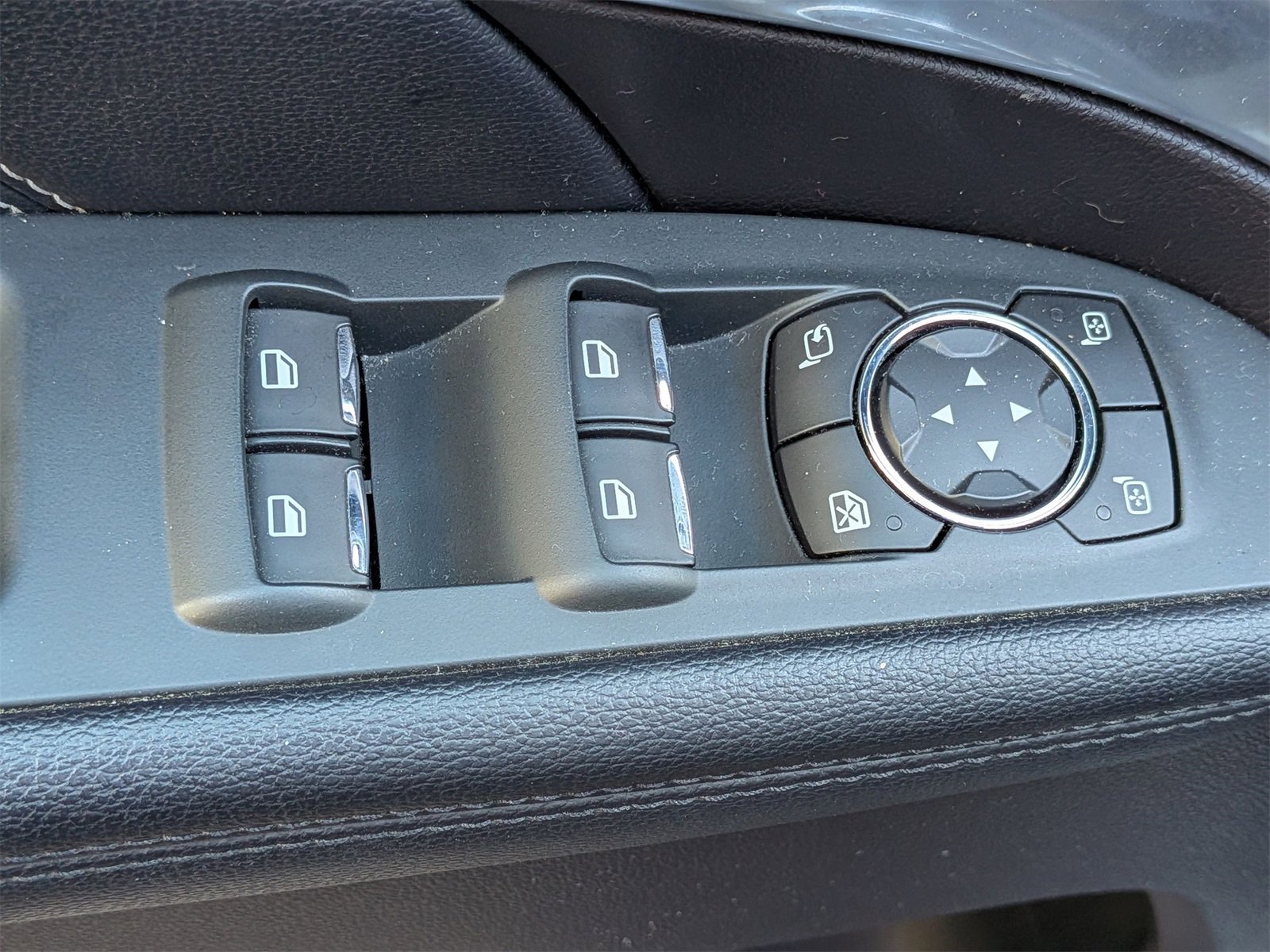 Used 2018 Ford Explorer Limited w/ Ford Safe & Smart Package image 14