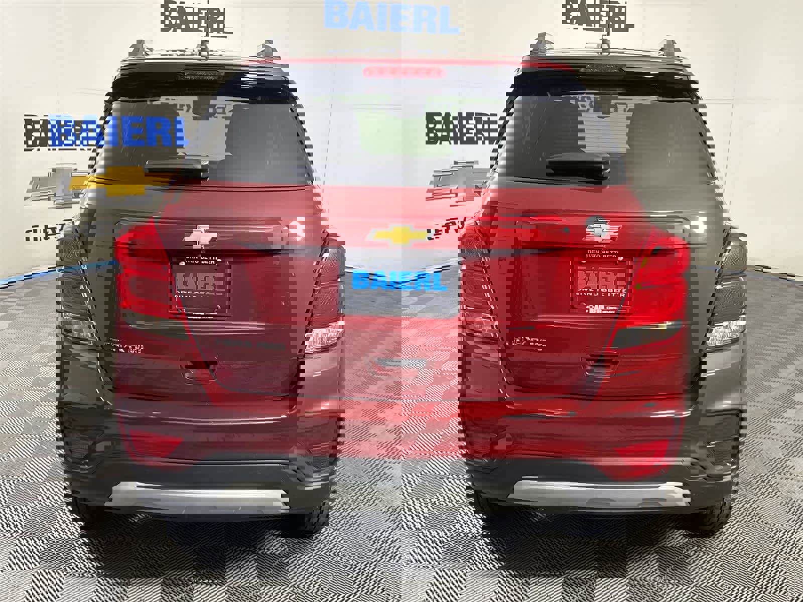 Used 2022 Chevrolet Trax LT w/ LT Convenience Package image 4