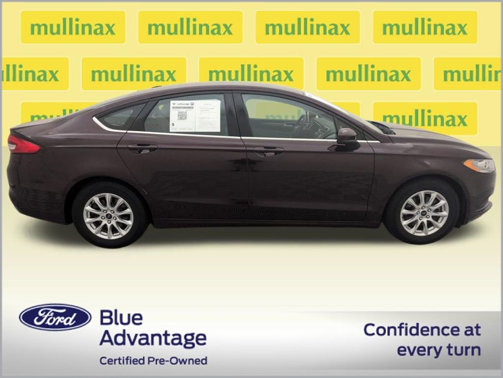Used 2017 Ford Fusion S image 2