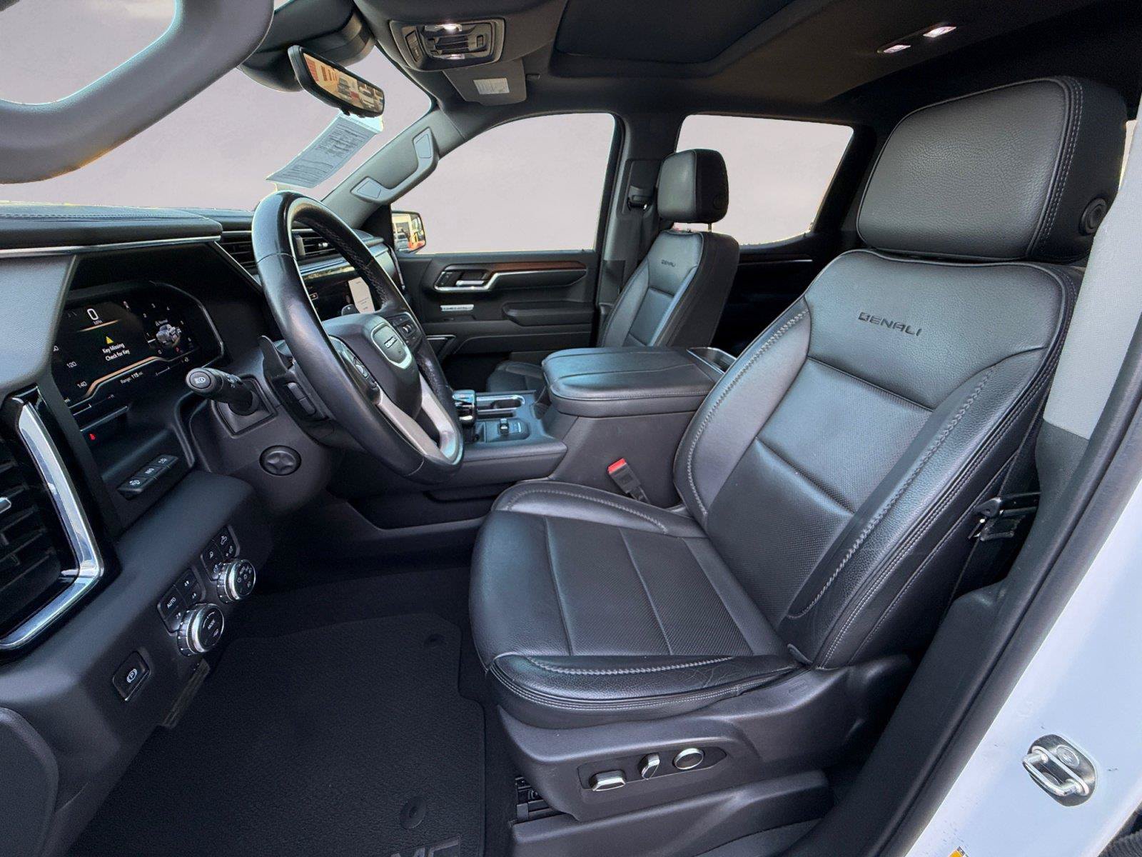 Used 2024 GMC Sierra 1500 Denali w/ Denali Reserve Package AWD/4WD image 9