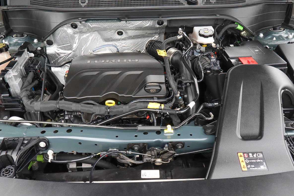 Used 2025 Chevrolet Trax LT FWD image 18