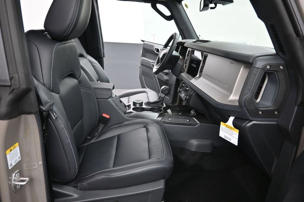 New 2026 Ford Bronco Outer Banks AWD/4WD image 16
