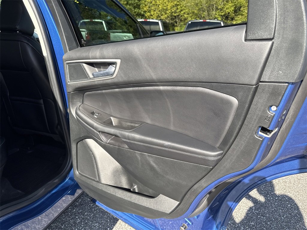 Used 2024 Ford Edge SEL image 16