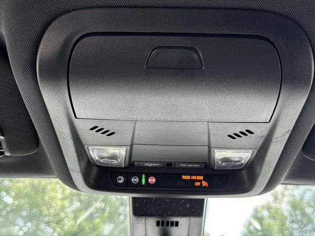 Used 2022 Chevrolet Equinox RS w/ Infotainment Package AWD/4WD image 21