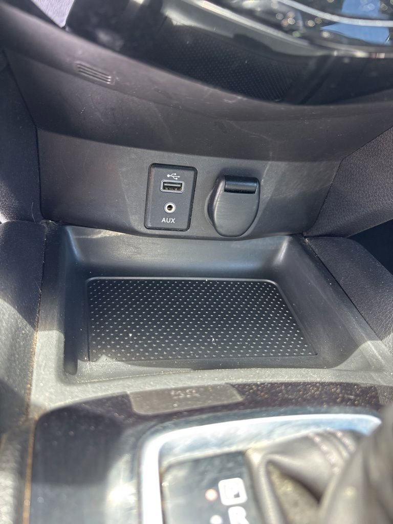 Used 2017 Nissan Rogue SV AWD/4WD image 26