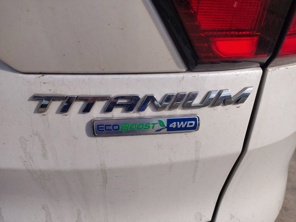Used 2019 Ford Escape Titanium w/ U9j03 - Titanium Tow Package AWD/4WD image 9