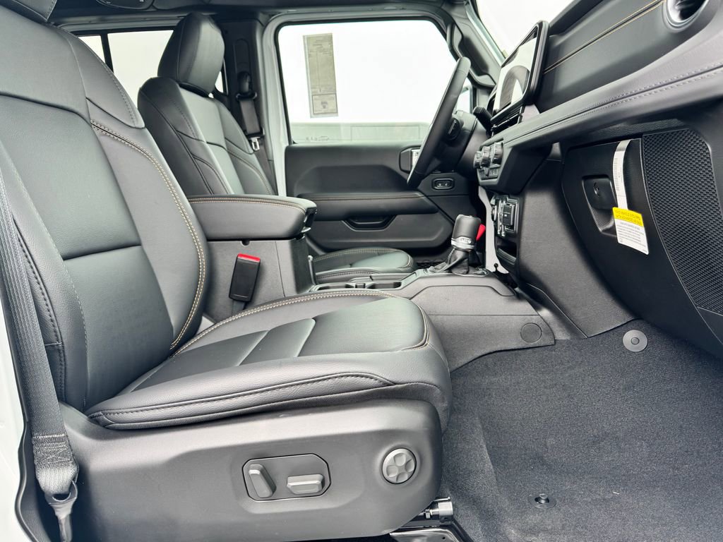 New 2026 Jeep Gladiator Sport AWD/4WD image 11