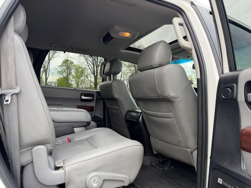 Used 2017 Toyota Sequoia Platinum image 11