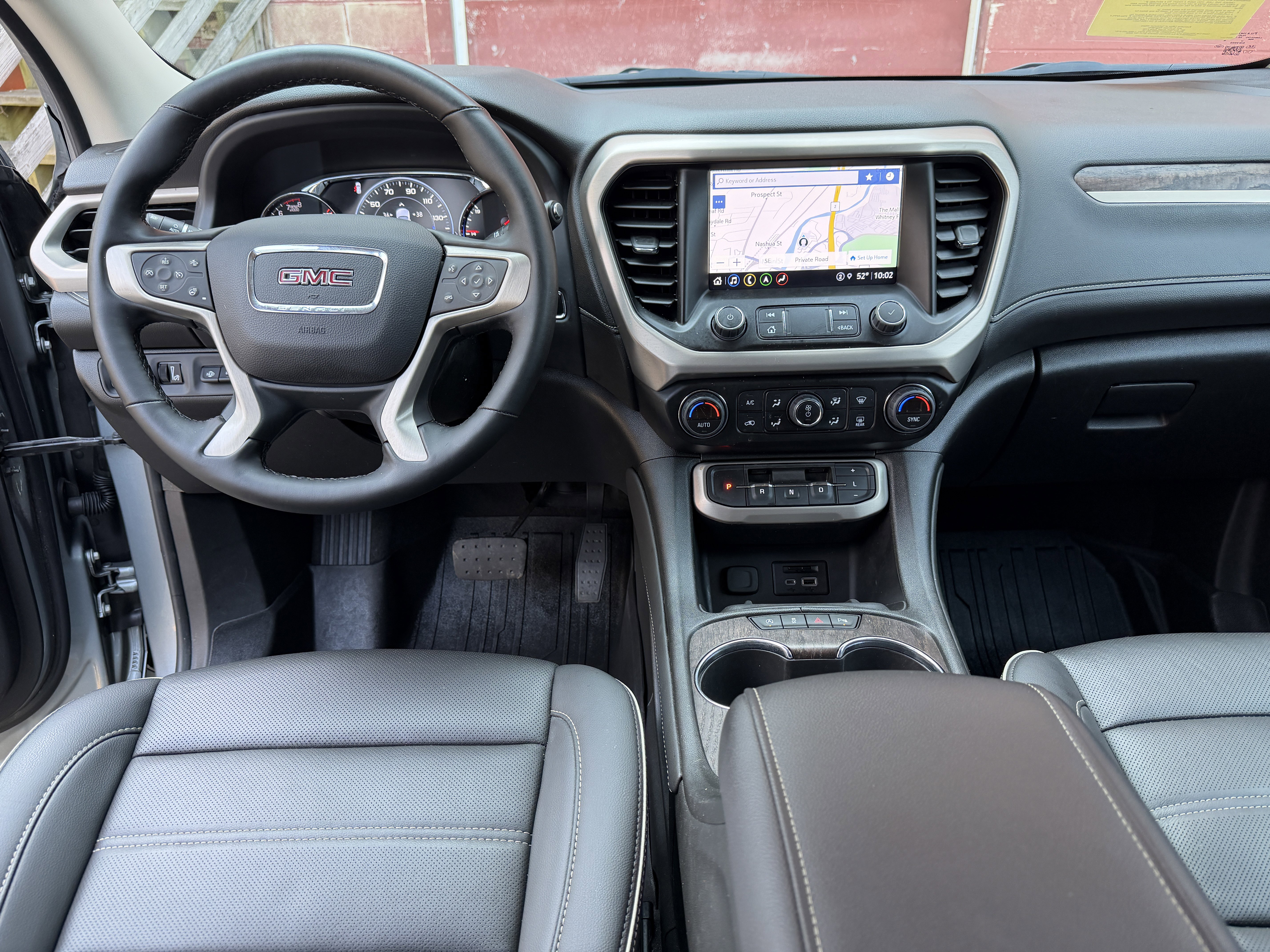 Used 2023 GMC Acadia Denali w/ Denali Ultimate Package image 3