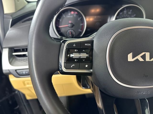 Used 2024 Kia Carnival LX image 15