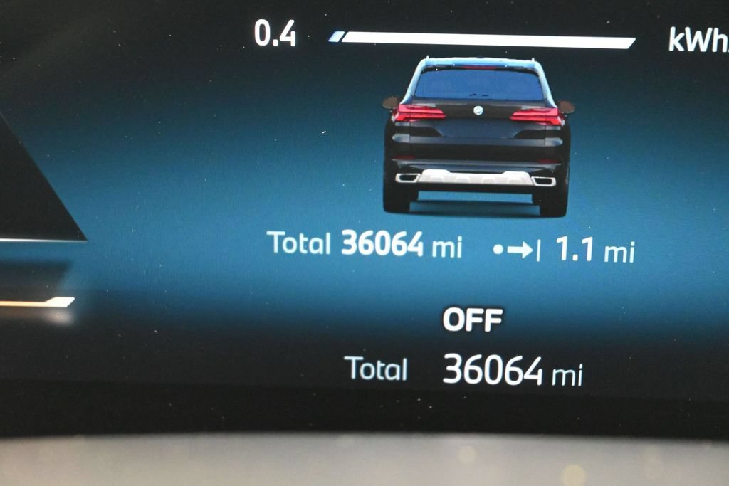Used 2025 BMW X5 xDrive50e AWD/4WD image 33