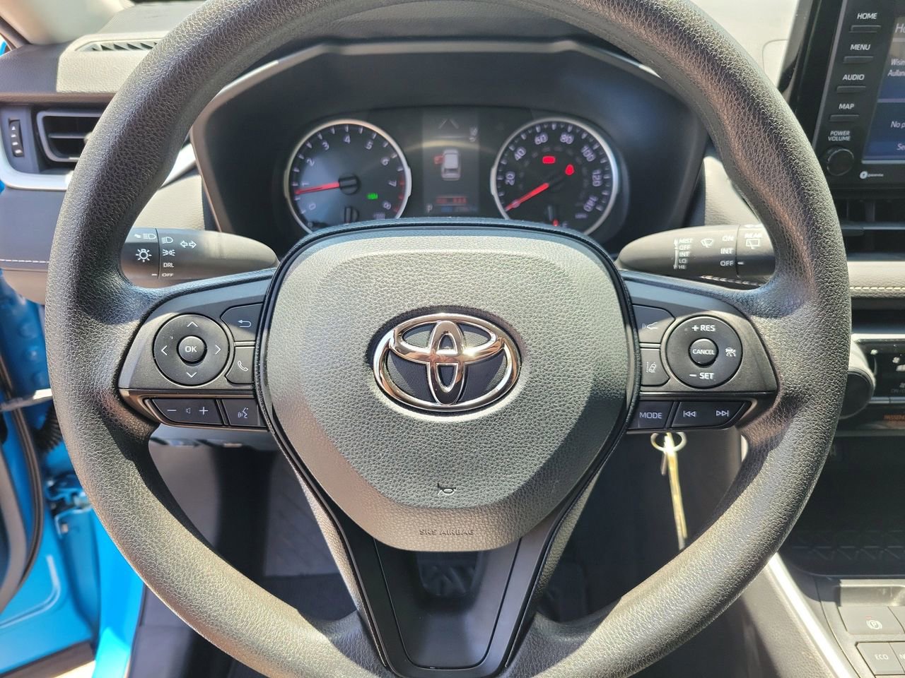 Used 2020 Toyota RAV4 LE FWD image 18