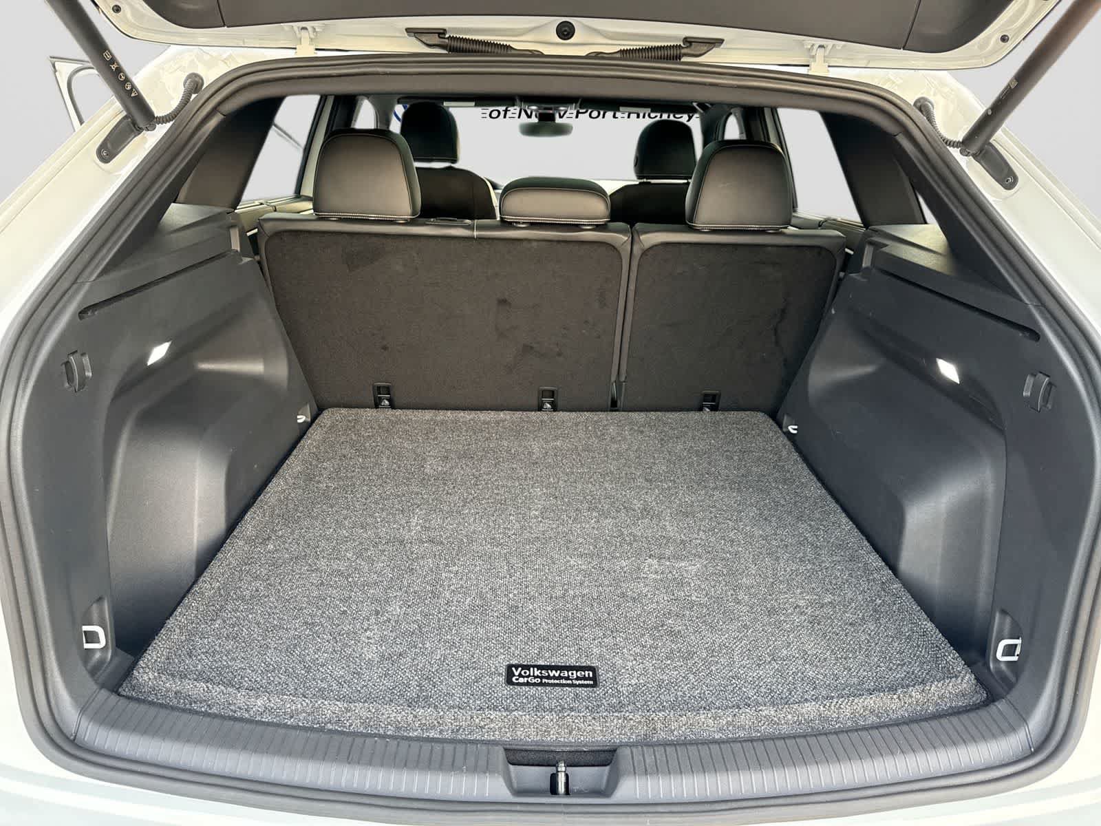 Used 2024 Volkswagen Atlas Cross Sport SE w/ Panoramic Sunroof Package FWD image 41