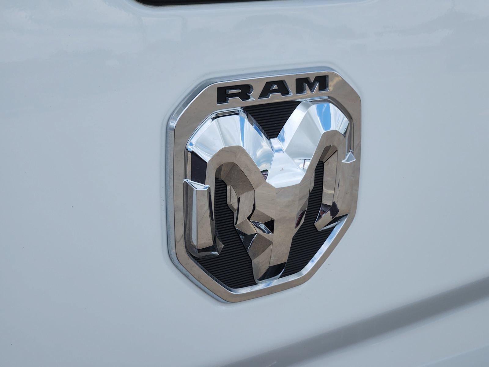 Used 2024 RAM 2500 Tradesman w/ Chrome Appearance Group AWD/4WD image 13