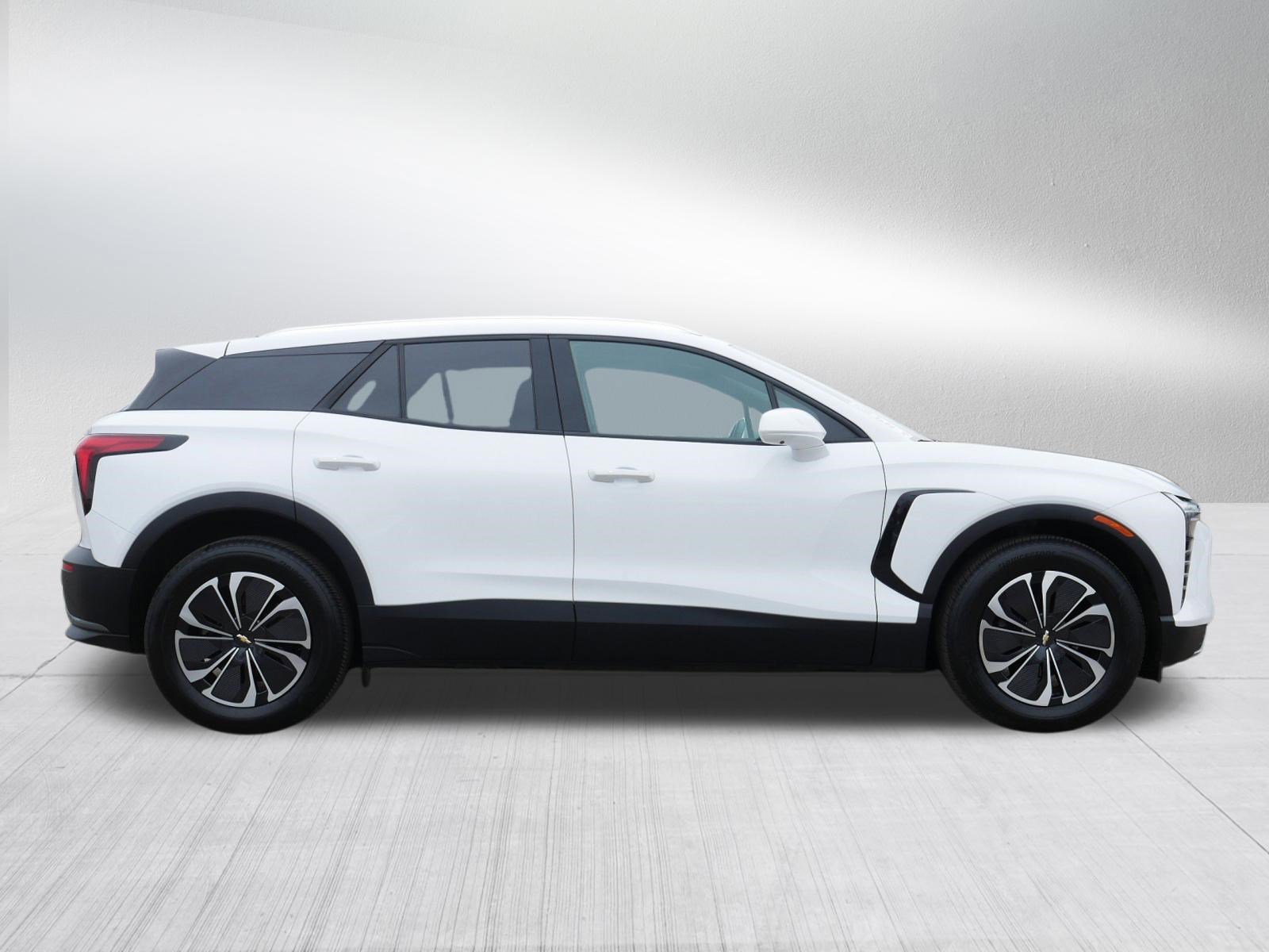 Used 2024 Chevrolet Blazer EV LT image 8