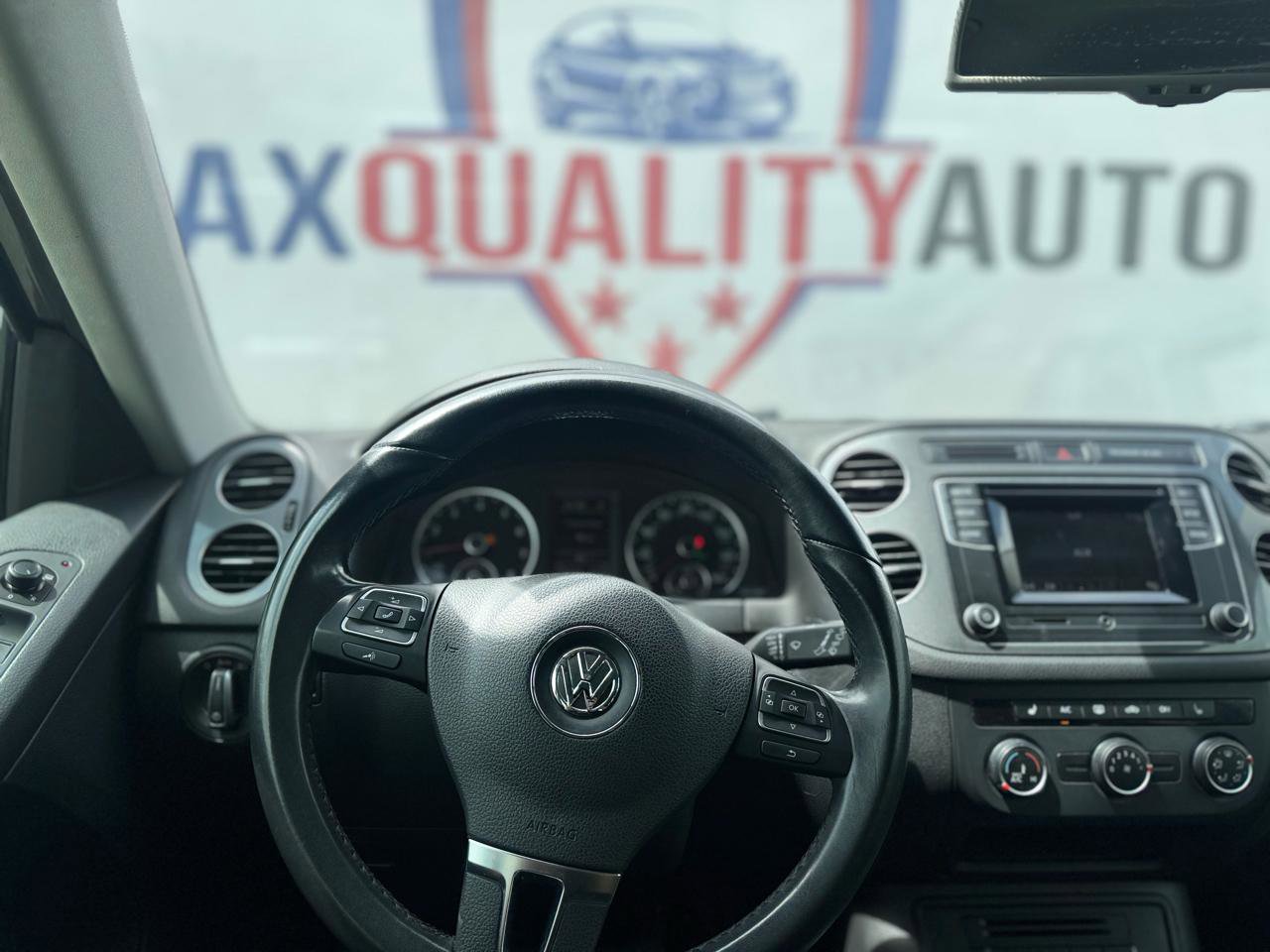 Used 2016 Volkswagen Tiguan S image 36