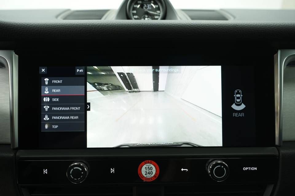 Certified 2026 Porsche Macan AWD/4WD image 19