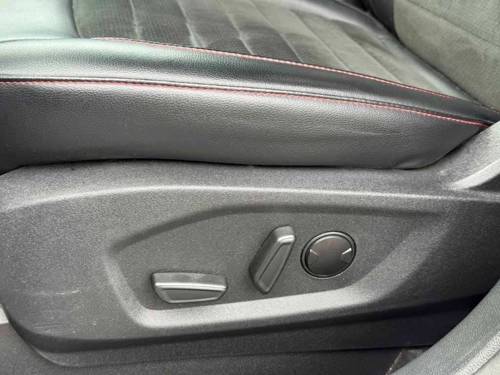 Used 2023 Ford Edge ST-Line AWD/4WD image 14
