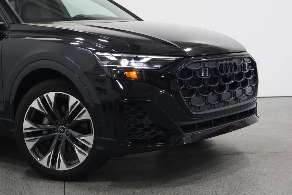 Used 2025 Audi Q8 Premium Plus w/ Premium Plus Package AWD/4WD image 3