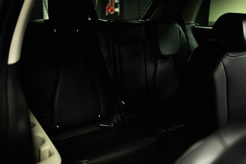 Used 2024 Kia Carnival LX image 11