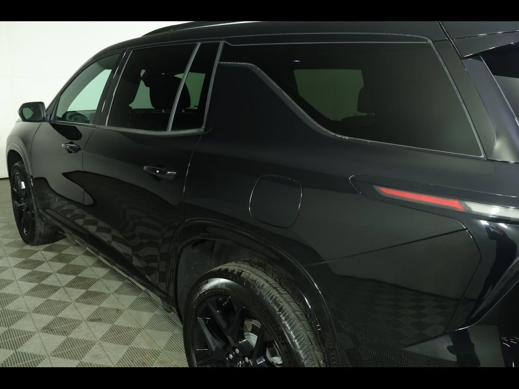 Used 2024 Chevrolet Traverse RS w/ LPO, Floor Liner Package AWD/4WD image 12