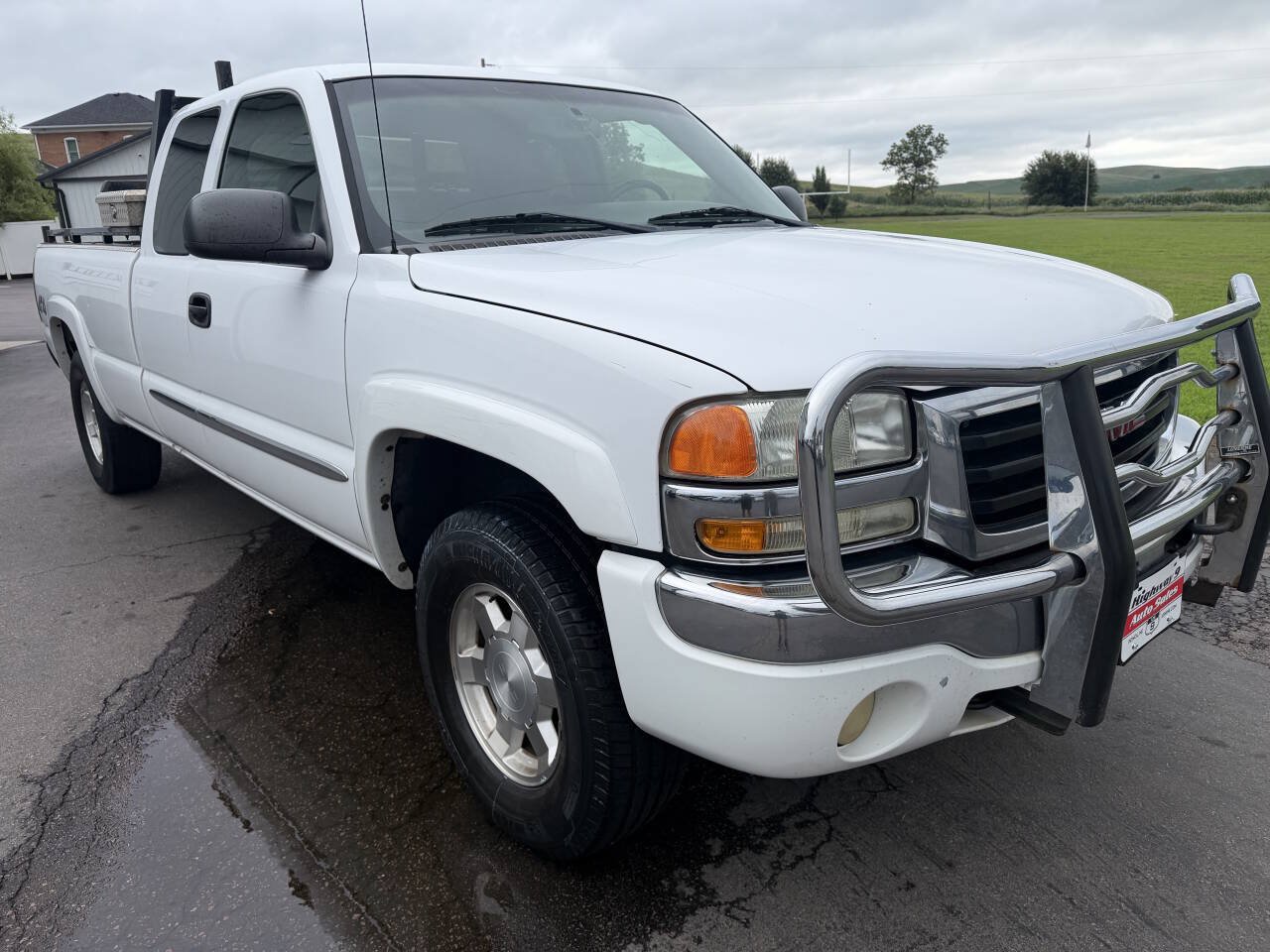 Used 2004 GMC Sierra 1500 SLE w/ Light Duty Power Package AWD/4WD image 10