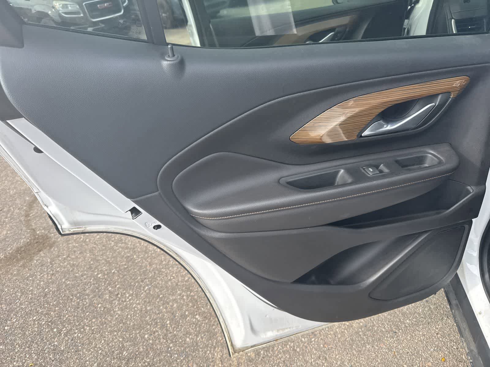 Used 2019 GMC Terrain SLE w/ Driver Convenience Package FWD image 17