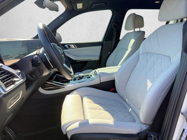 Certified 2025 BMW X7 xDrive40i w/ M Sport Package AWD/4WD image 17