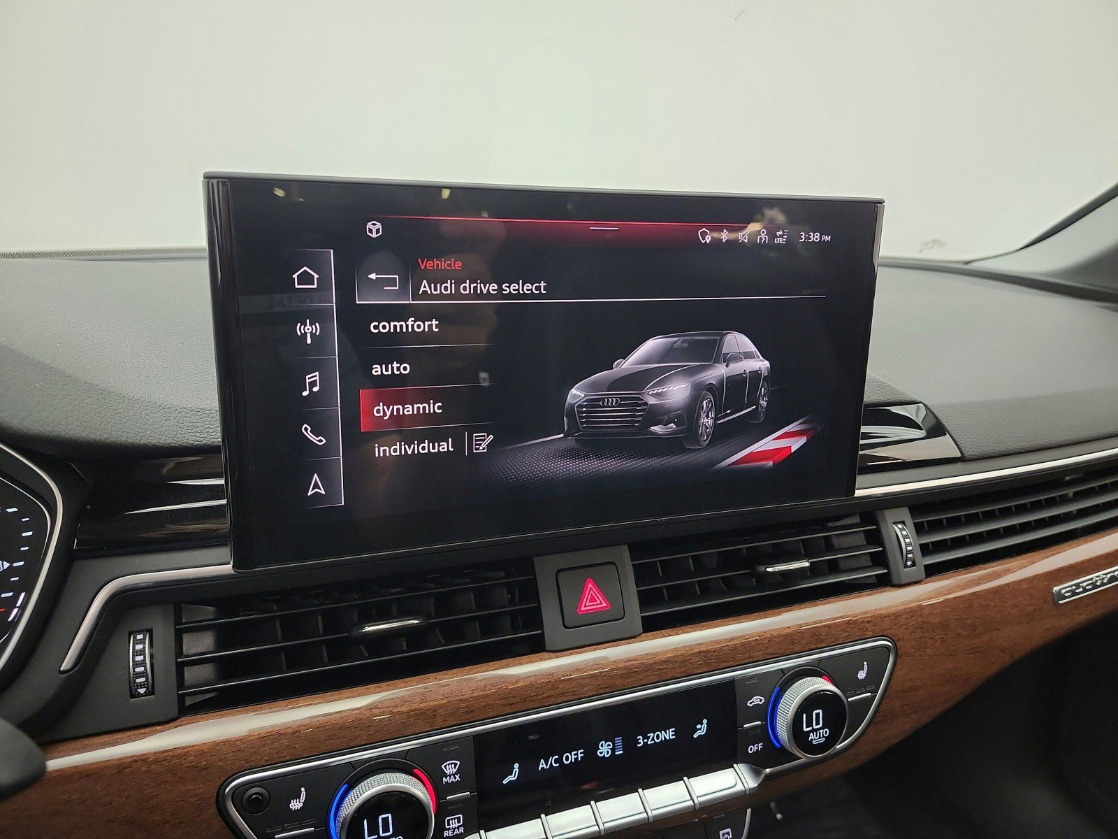 Used 2023 Audi A4 2.0T Premium w/ Convenience Package AWD/4WD image 12